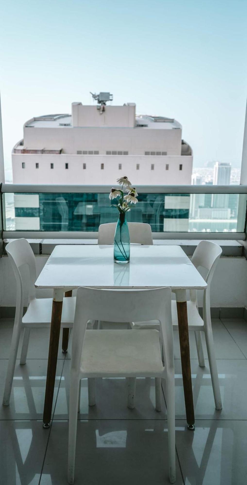 Wake Up To Sea Views In A Blue Lush Home On 51St ドバイ エクステリア 写真